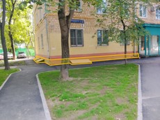 ГП17003503.Нежилое помещение.Фасад здания с выделенными окнами реализуемого объекта_4.jpg
