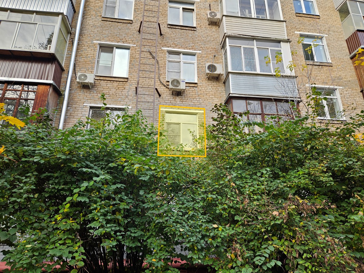 ГП16974130.Квартира.Фасад здания с выделенными окнами реализуемого объекта.jpg
