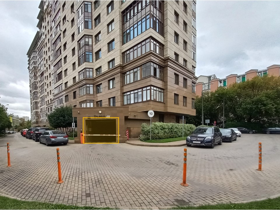 ГП17003466.Нежилое помещение.Фасад здания с выделенными окнами реализуемого объекта.jpg