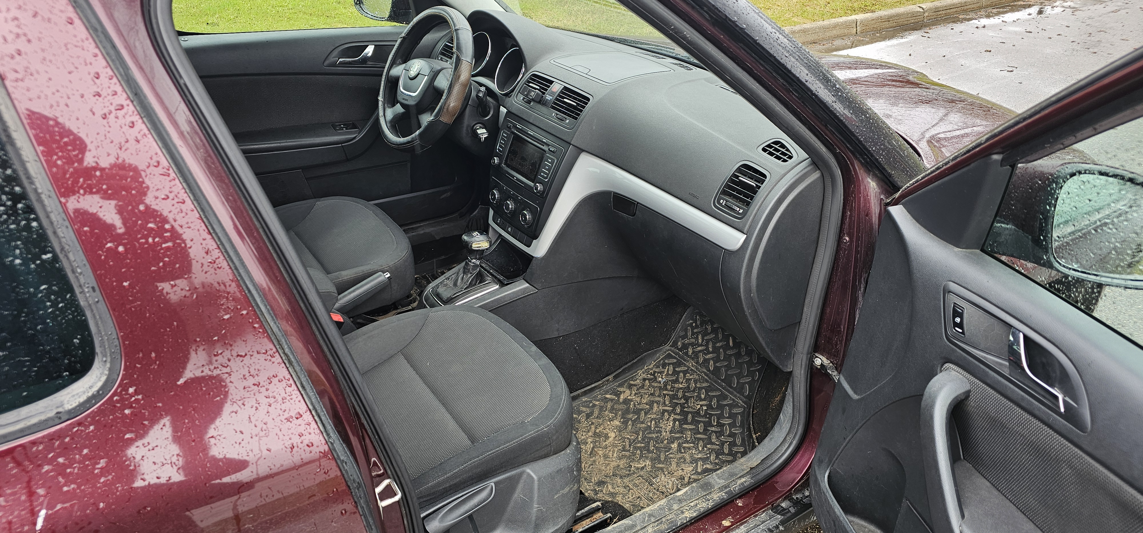 ГП17004348.Транспортное средство.Вид салона со стороны пассажира переднего ряда.jpg