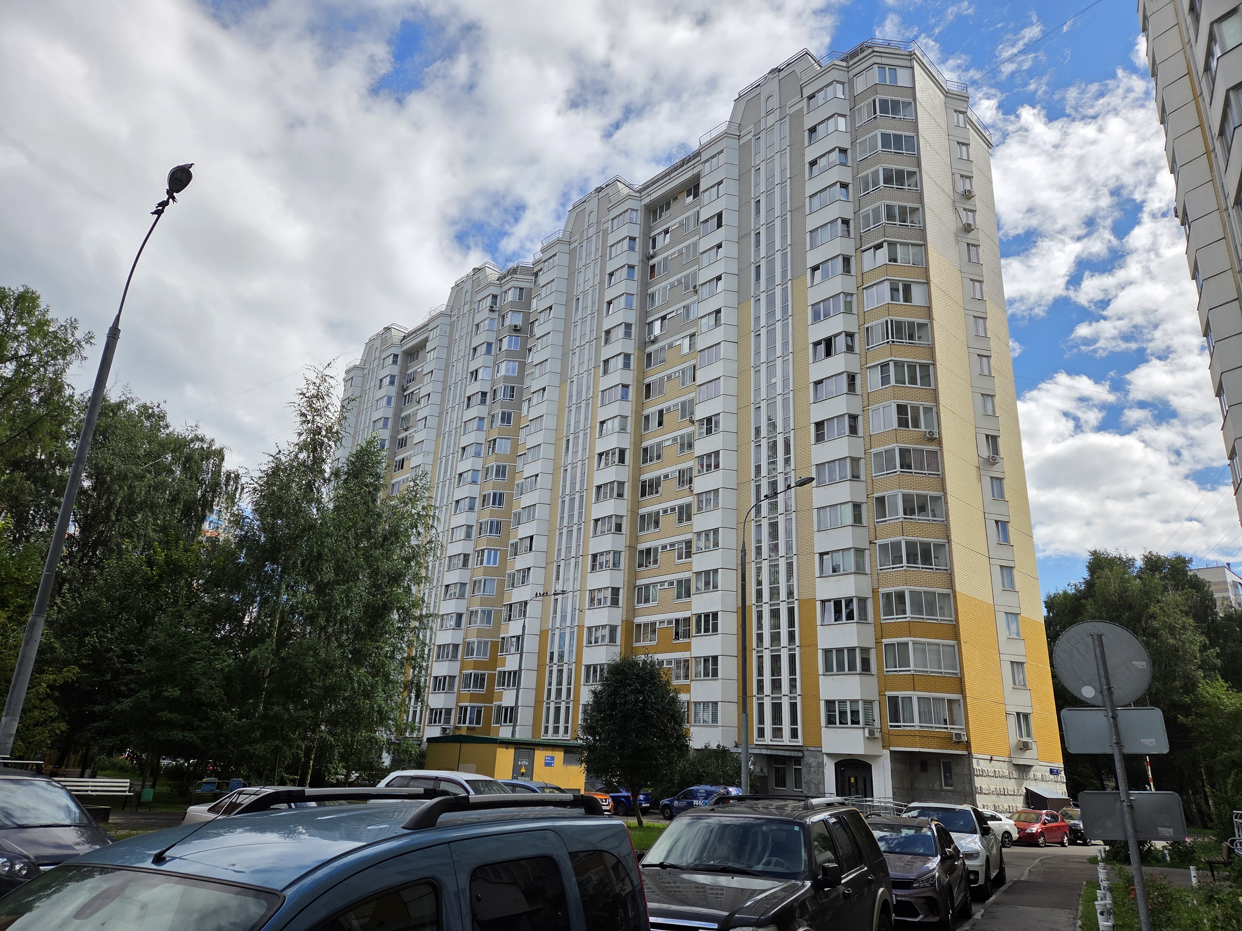 ГП17002088.Нежилое помещение.Общий фасад здания.jpg