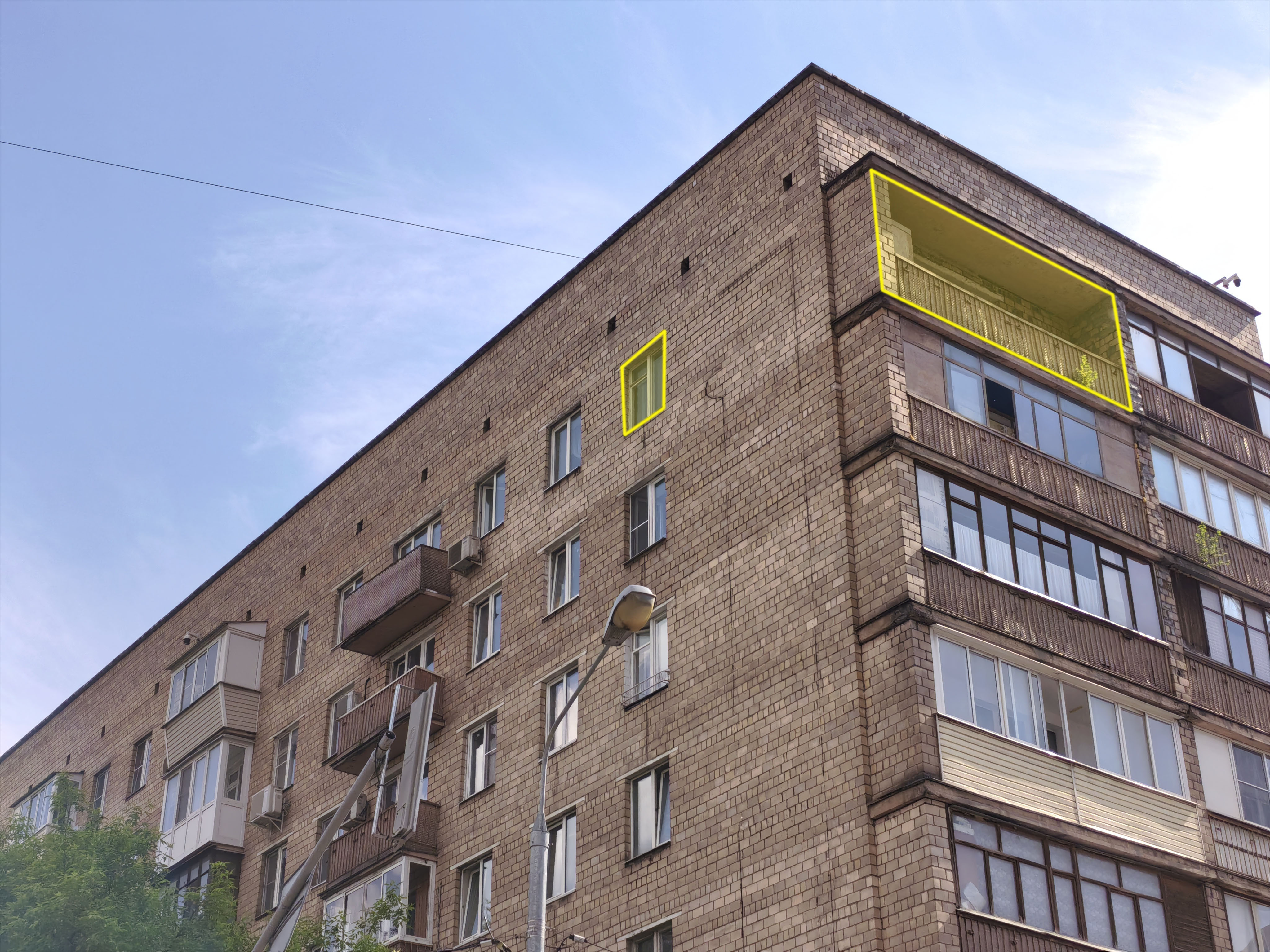 ГП16995466.Квартира.Фасад здания с выделенными окнами реализуемого объекта.jpg