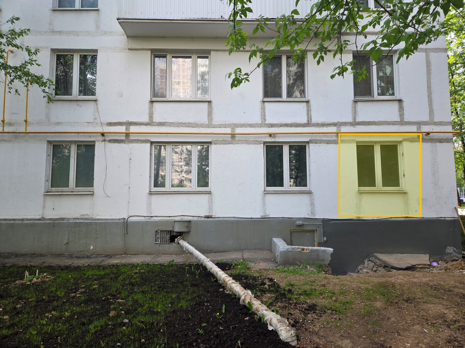 ГП16993676.Нежилое помещение.Фасад здания с выделенными окнами реализуемого объекта_3.png