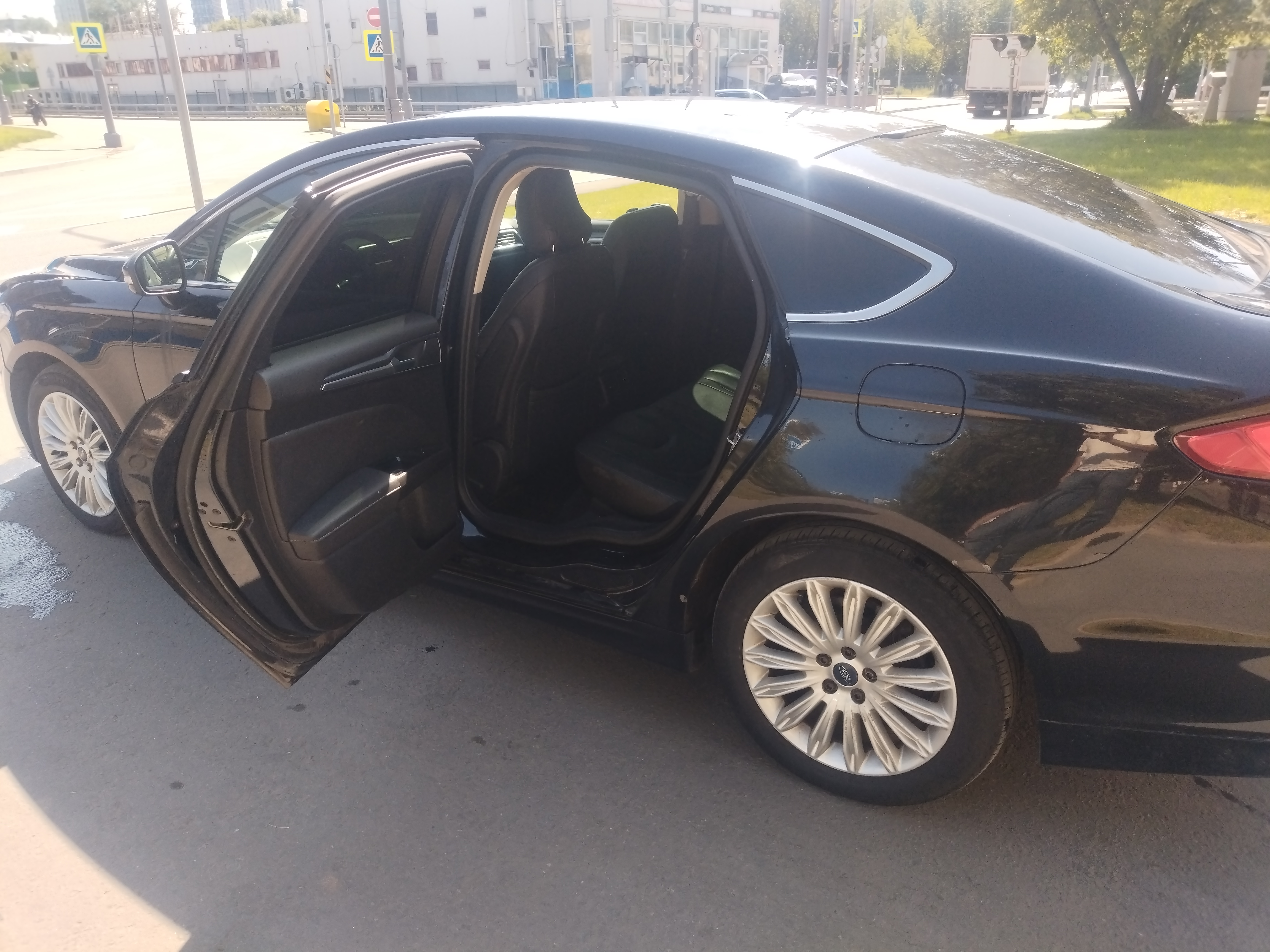 ГП16999769.Транспортное средство.Вид салона со стороны пассажира переднего ряда.jpg