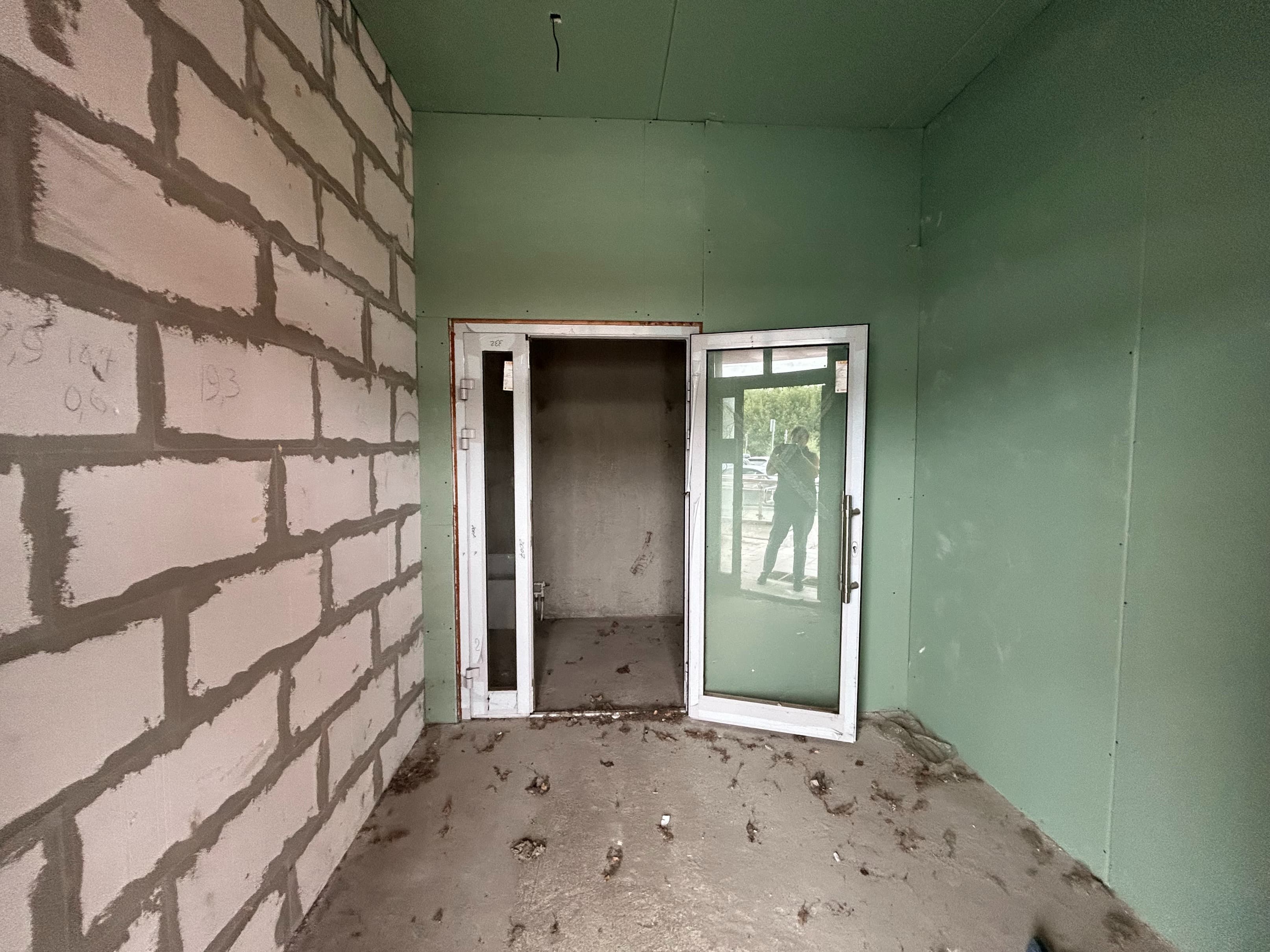ГП16975632.Нежилое помещение.Входная группа объекта_2.jpg