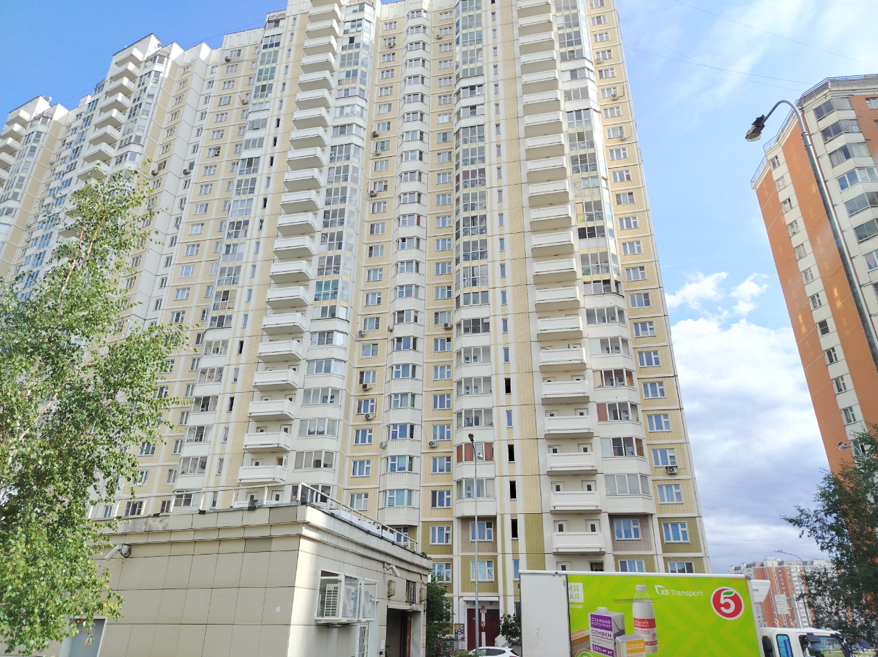 ГП17001714.Квартира.Фасад здания с выделенными окнами реализуемого объекта_2.png