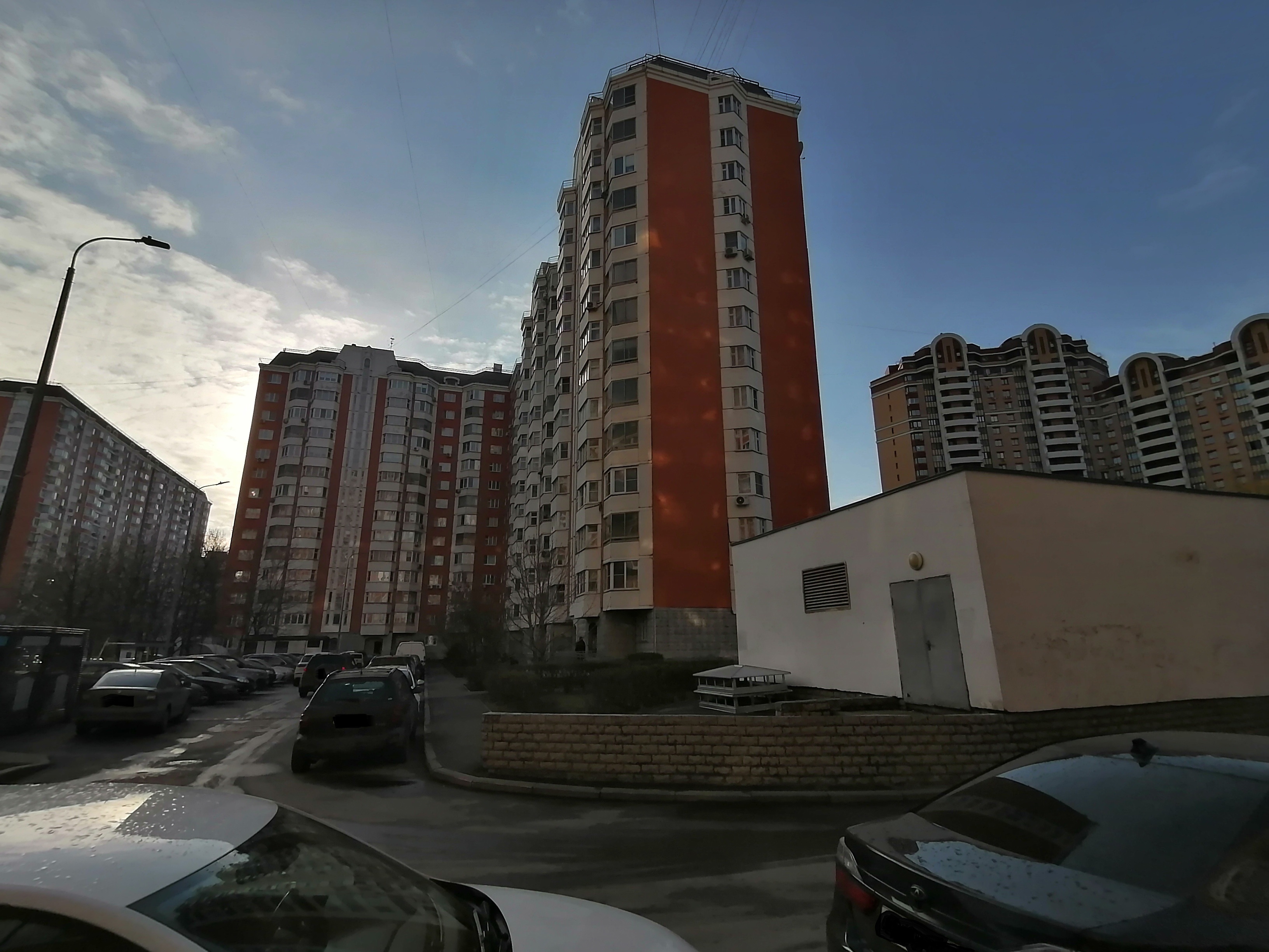 ГП16962029.Машино-место.Общий фасад здания.jpg