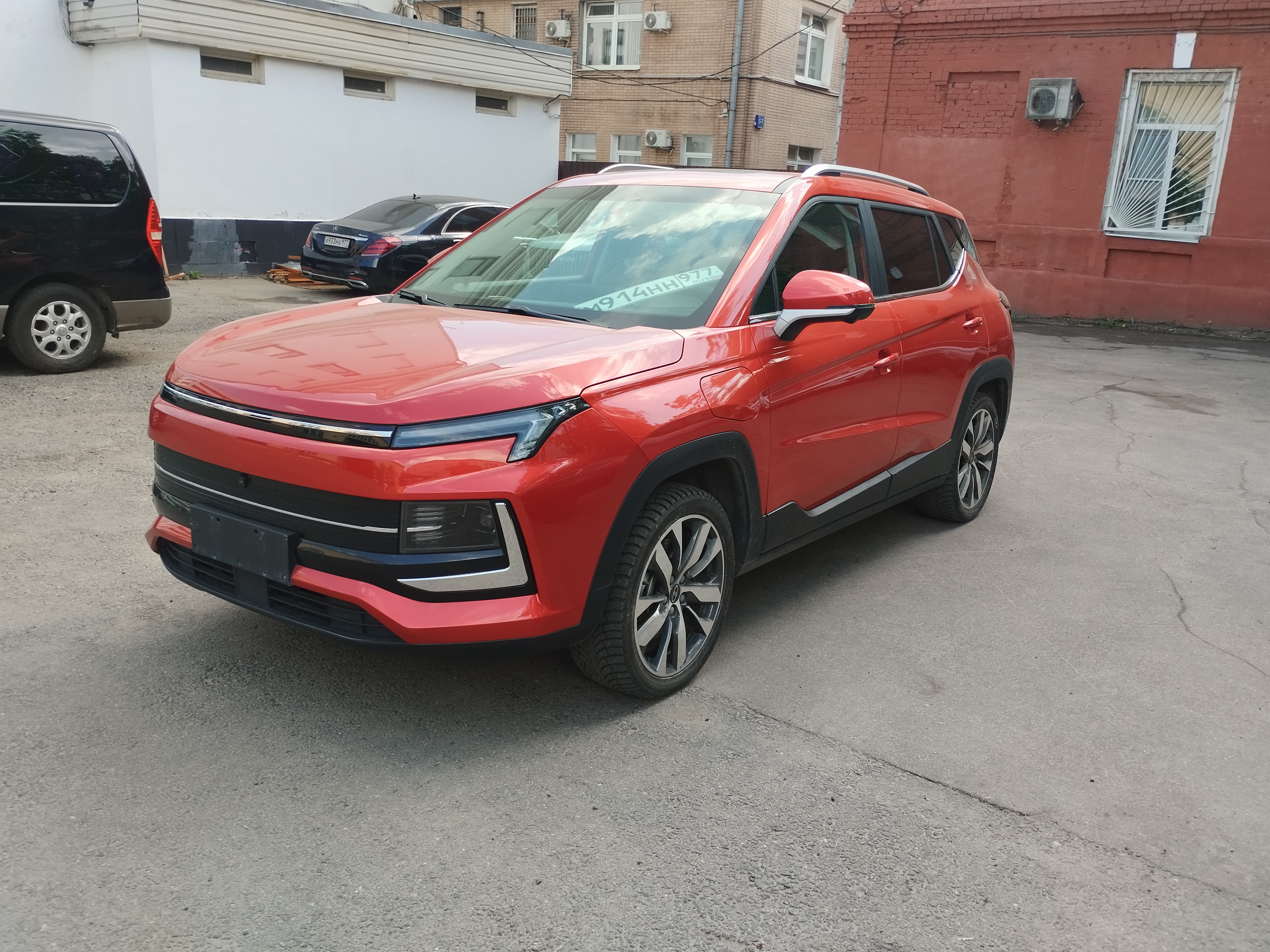 ГП17006518.Транспортное средство.Общий вид транспорта с левого бока (угловой ракурс спереди).jpg
