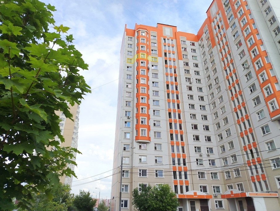ГП17001815.Квартира.Фасад здания с выделенными окнами реализуемого объекта.jpg