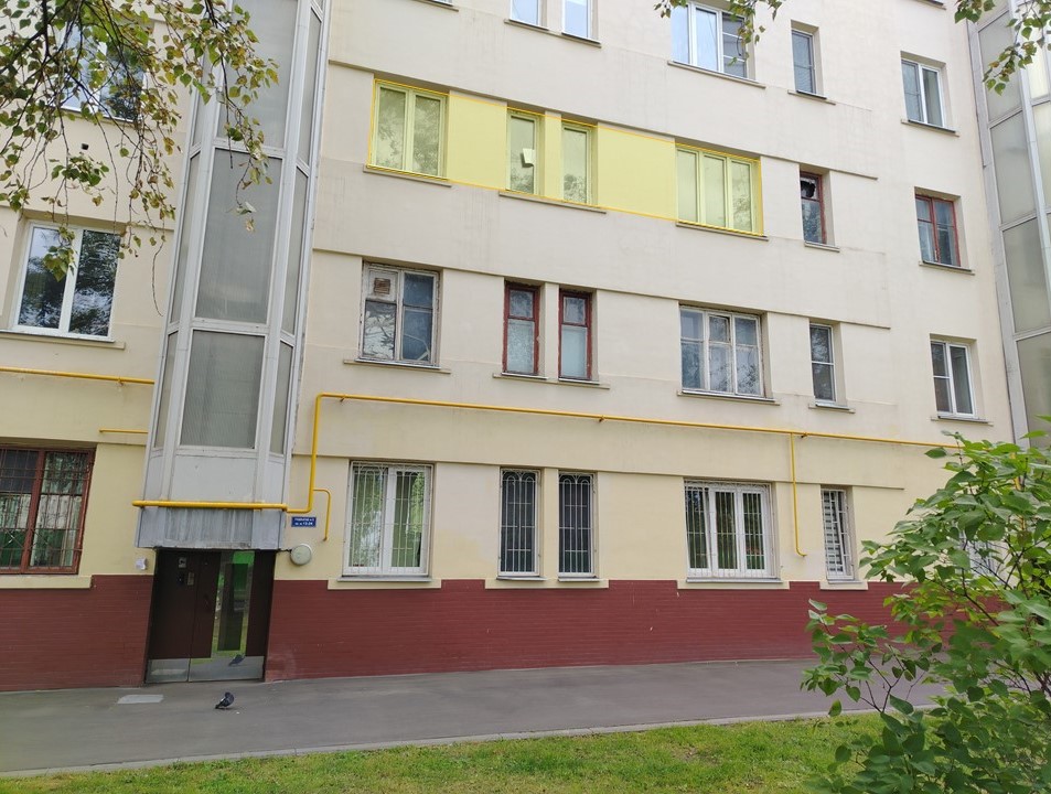 ГП17001563.Квартира.Фасад здания с выделенными окнами реализуемого объекта_2.jpg