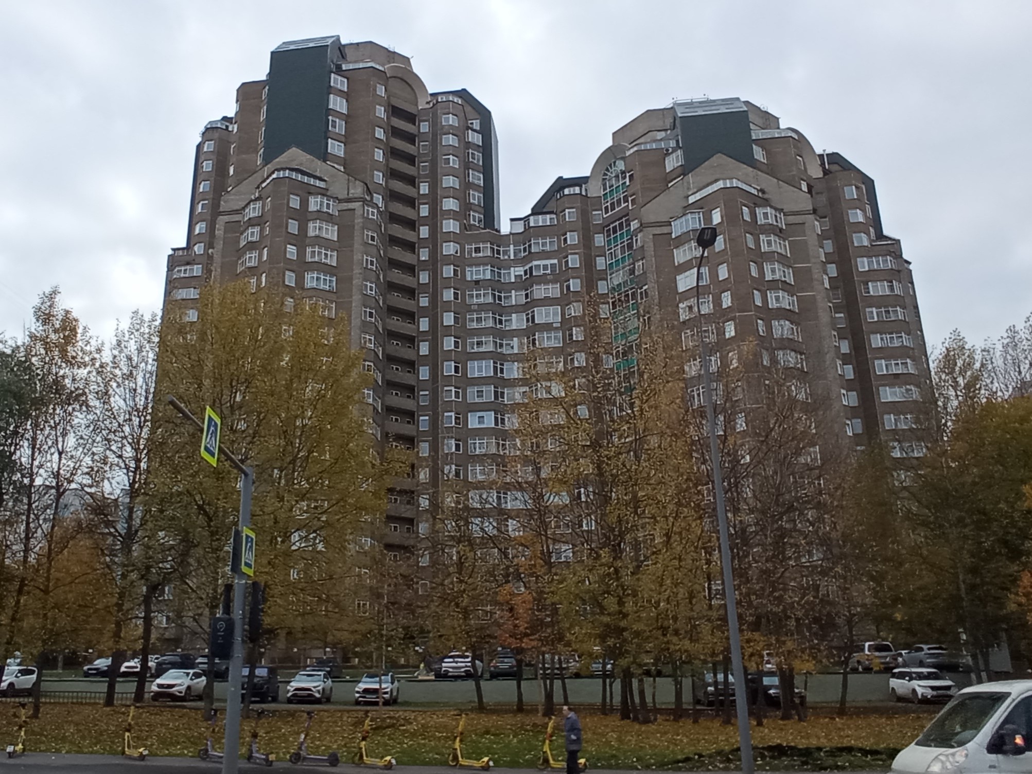 ГП16975475.Нежилое помещение.Общий фасад здания.jpg