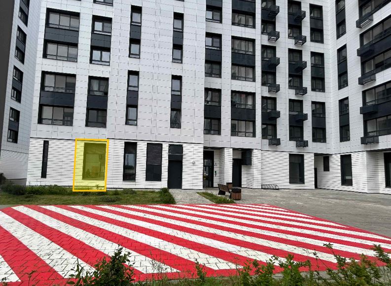 ГП17003592.Нежилое помещение.Фасад здания с выделенными окнами реализуемого объекта.jpg