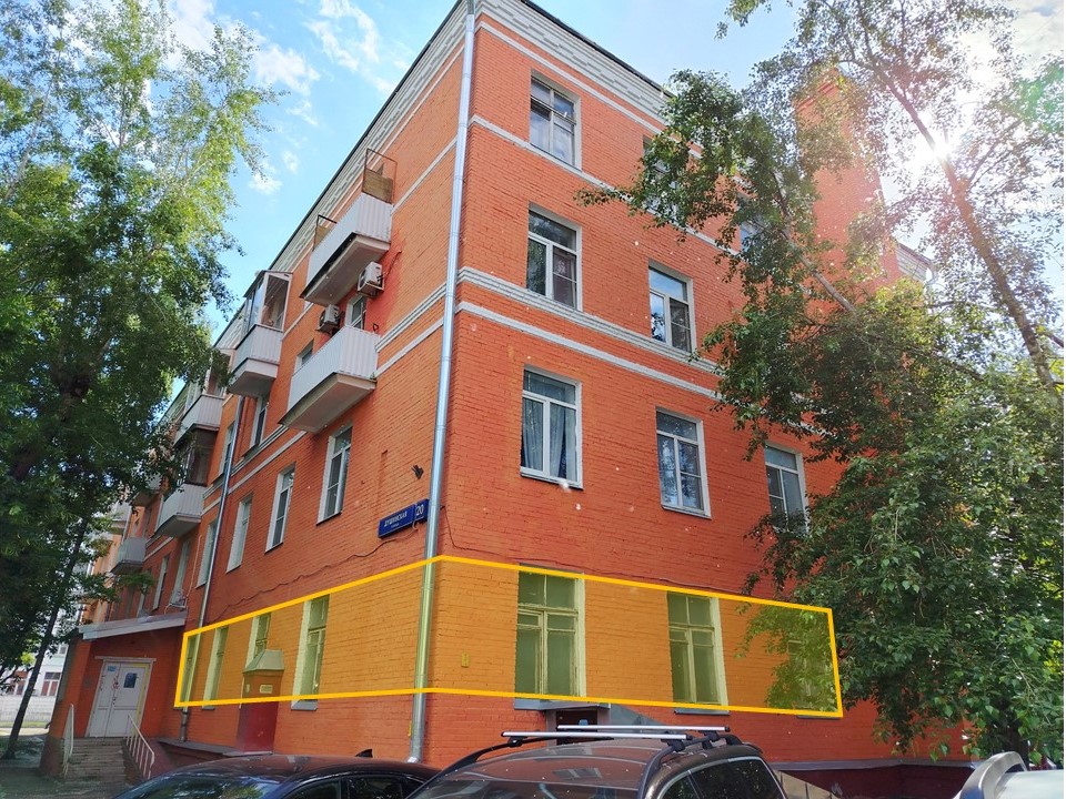 ГП16995662.Нежилое помещение.Фасад здания с выделенными окнами реализуемого объекта.jpg