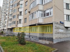 ГП17005223.Нежилое помещение.Фасад здания с выделенными окнами реализуемого объекта.jpg