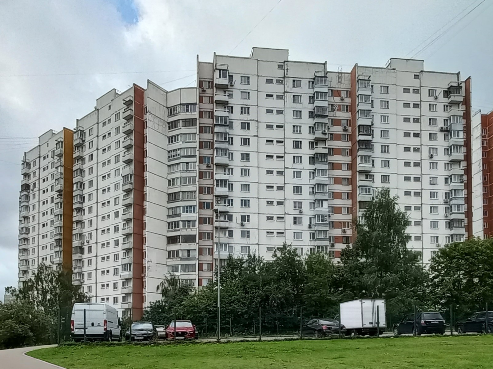 ГП17005036.Нежилое помещение.Общий фасад здания.jpg