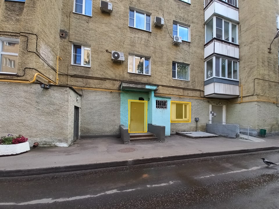 ГП16968208.Нежилое помещение.Фасад здания с выделенными окнами реализуемого объекта_10.jpg
