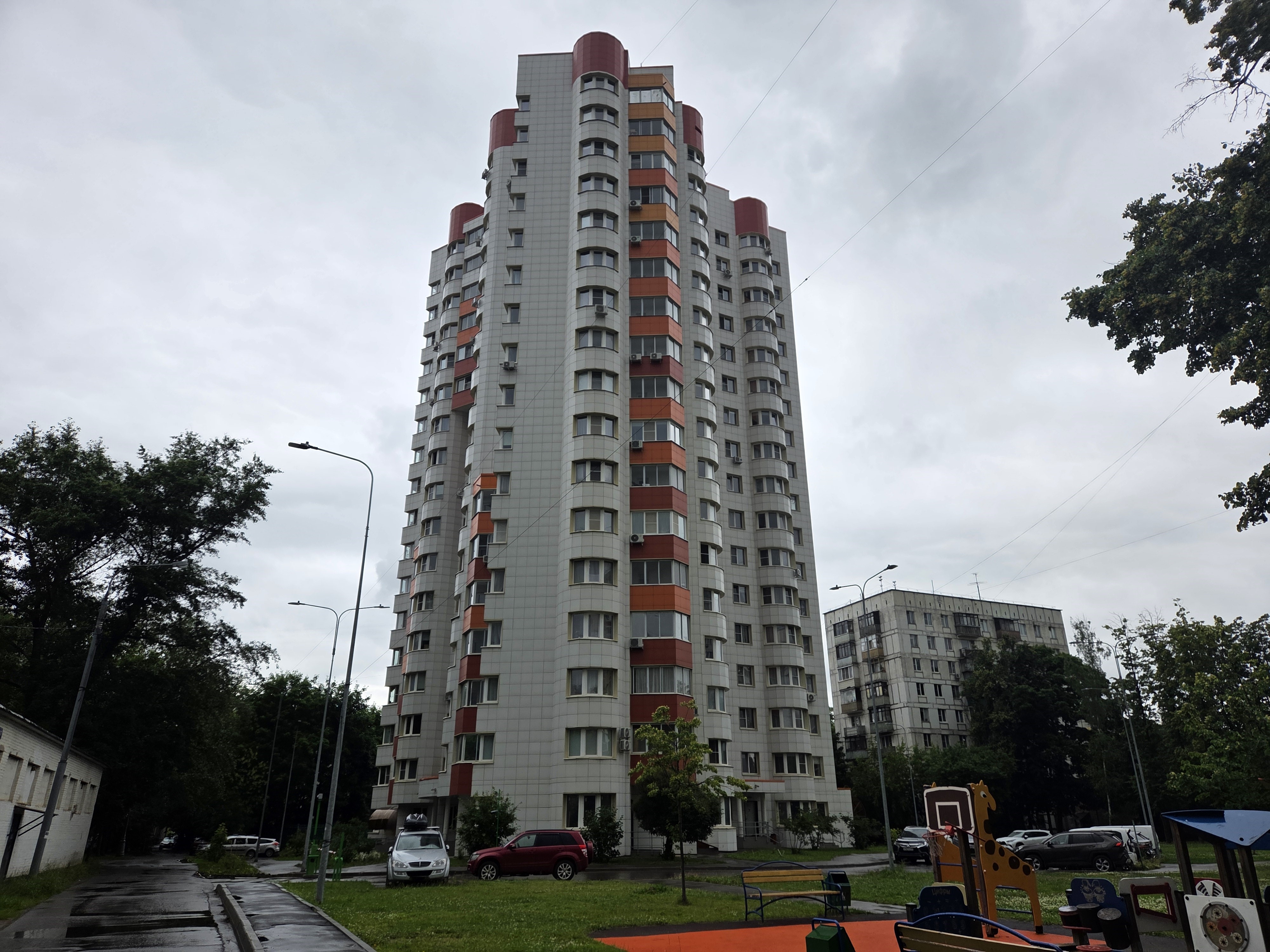 ГП16906492.Нежилое помещение.Общий фасад здания_2.jpg