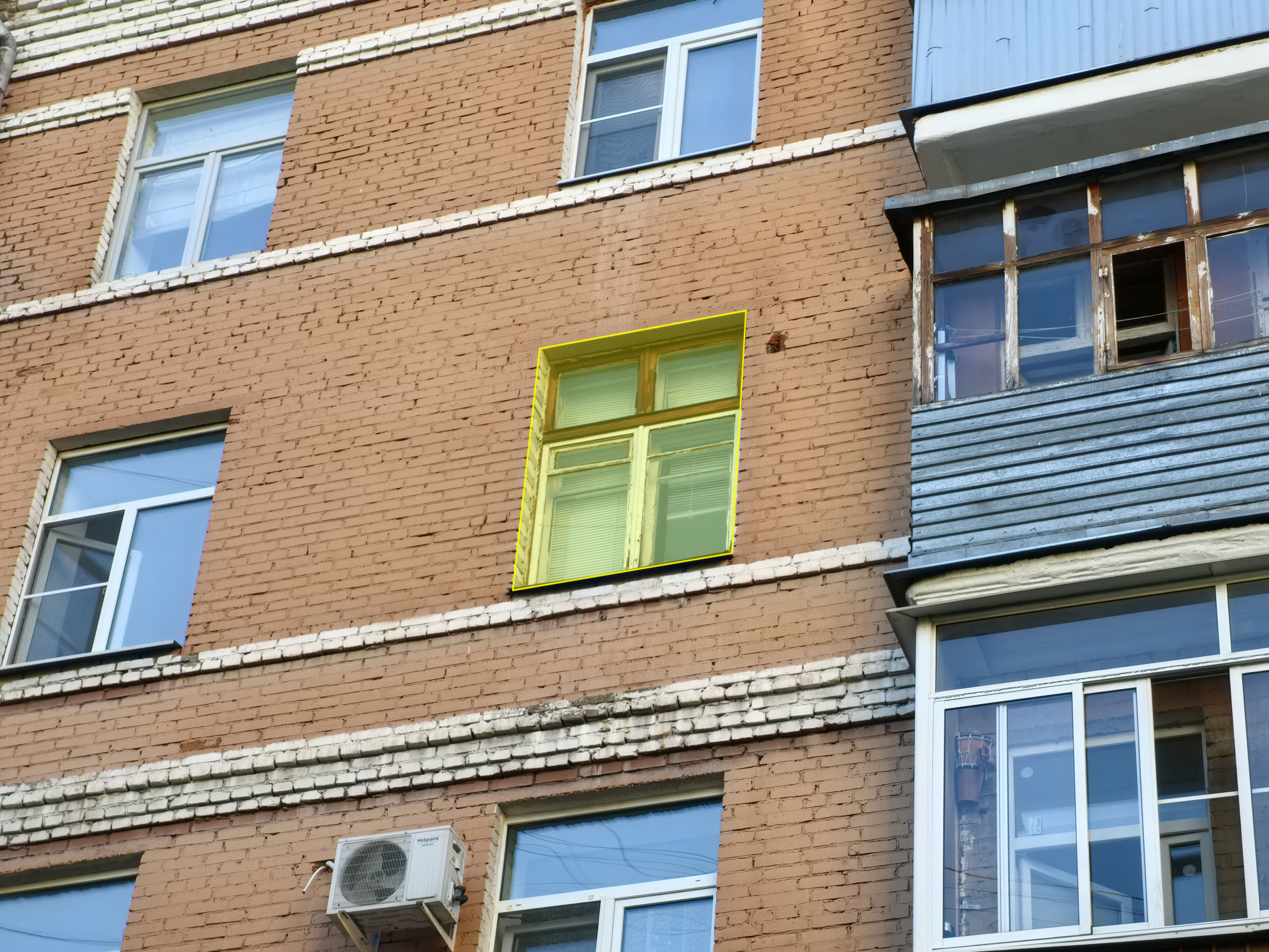ГП17004838.Квартира.Фасад здания с выделенными окнами реализуемого объекта.jpg