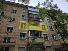 ГП17006100.Квартира.Фасад здания с выделенными окнами реализуемого объекта.png