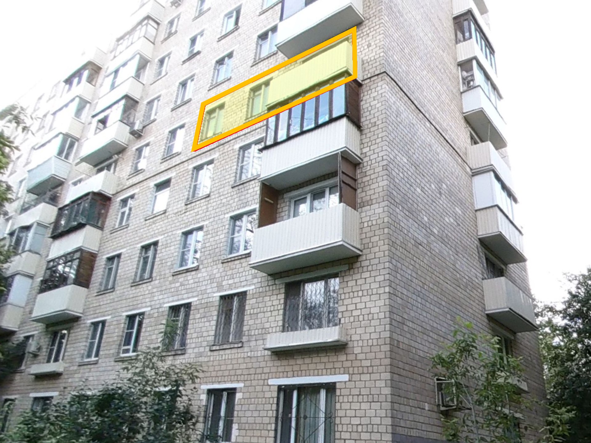 ГП17006178.Квартира.Фасад здания с выделенными окнами реализуемого объекта.jpg