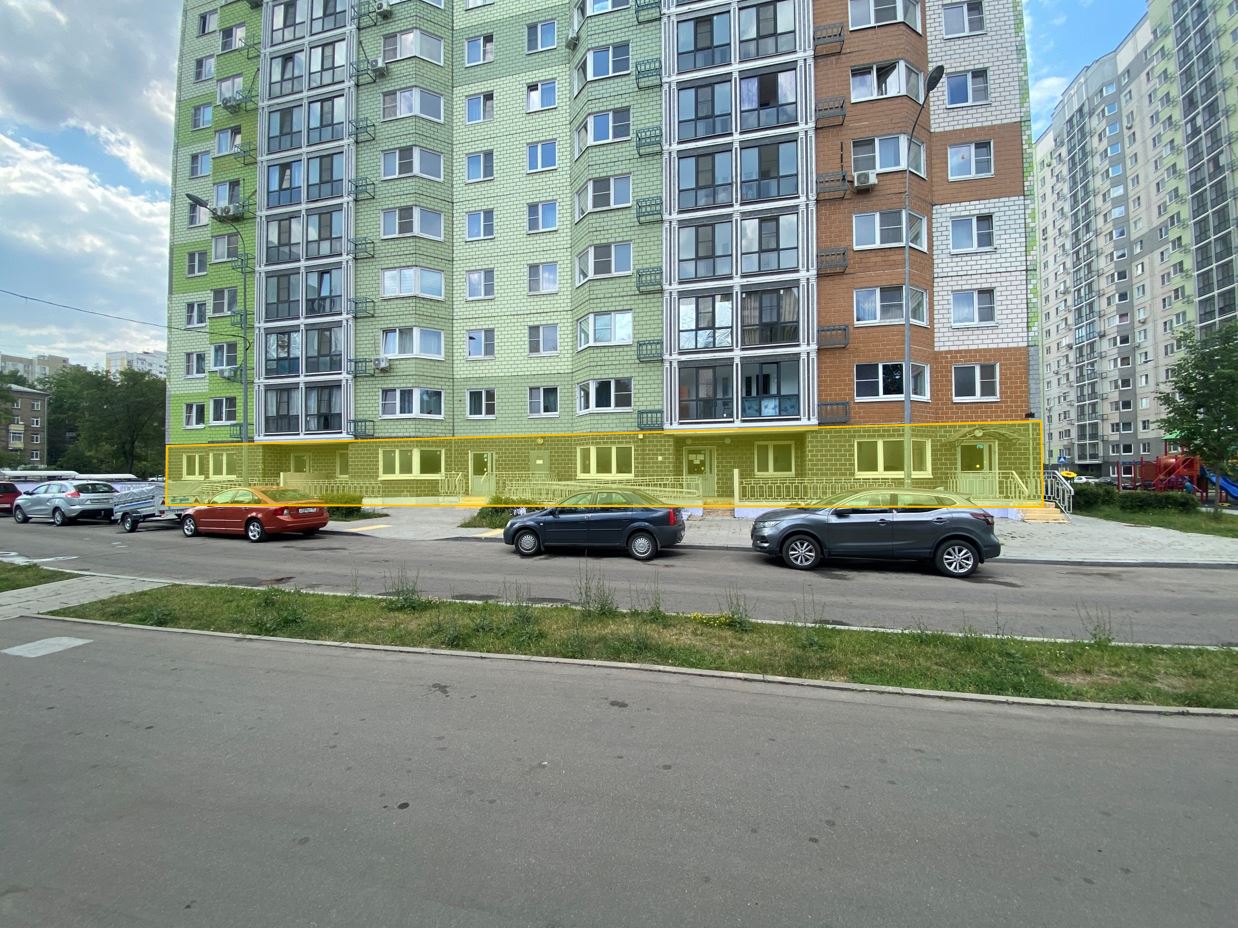 ГП16975714.Нежилое помещение.Фасад здания с выделенными окнами реализуемого объекта_2.jpg
