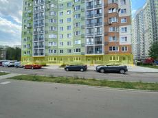 ГП16975714.Нежилое помещение.Фасад здания с выделенными окнами реализуемого объекта_2.jpg