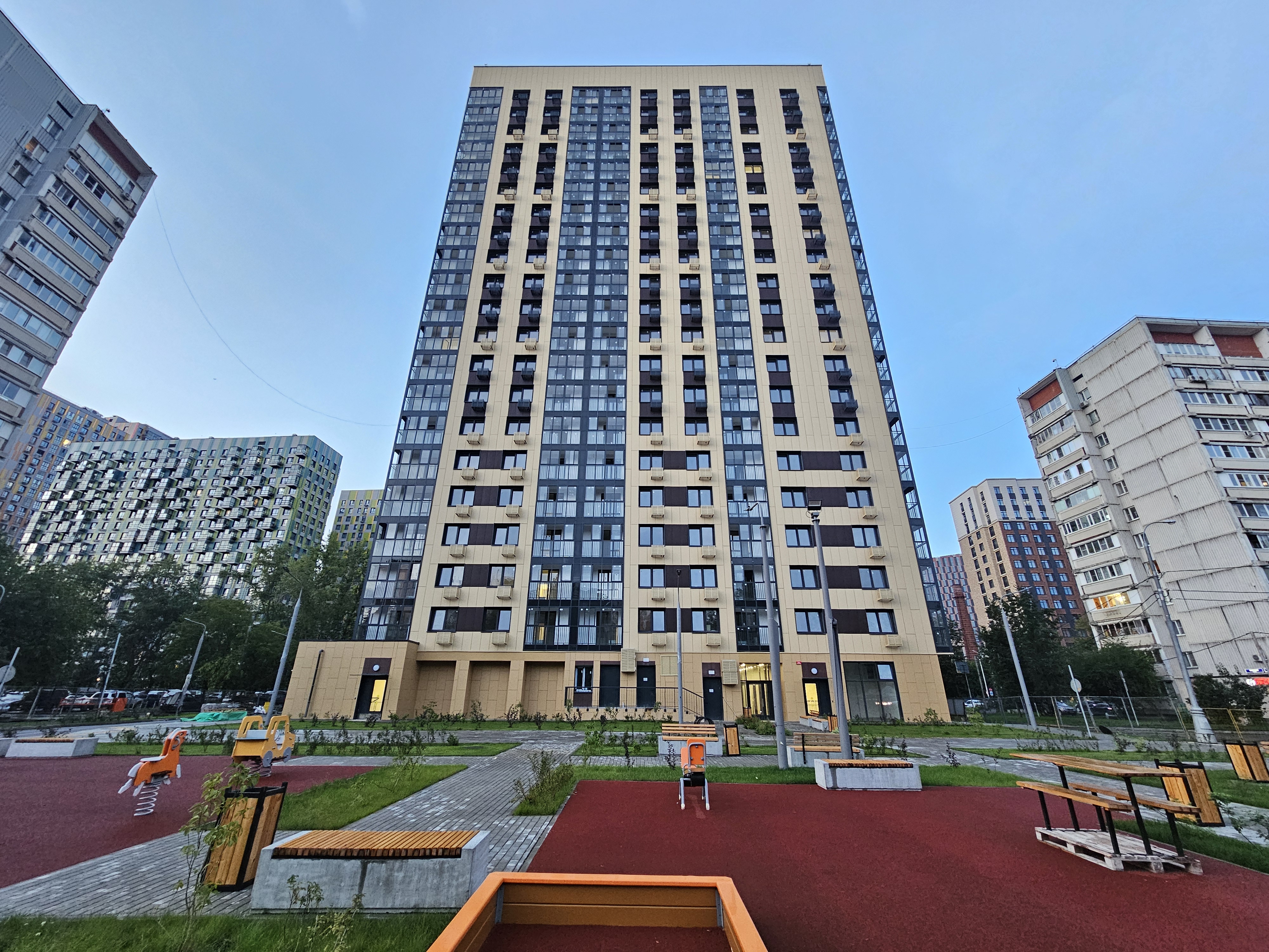 ГП16993414.Машино-место.Общий фасад здания.jpg