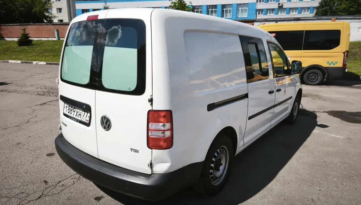 ГП16999778.Транспортное средство.Общий вид транспорта с правого бока (угловой ракурс сзади).jpg
