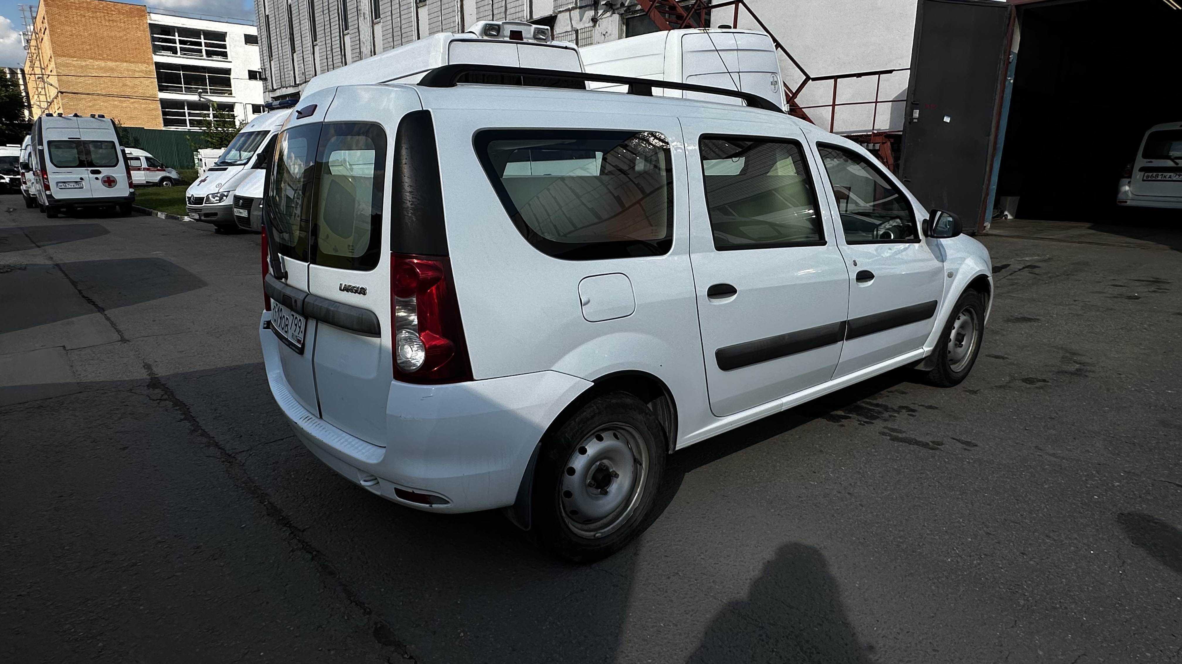 ГП16999785.Транспортное средство.Общий вид транспорта с правого бока (угловой ракурс сзади).jpeg