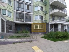 ГП16998388.Нежилое помещение.Фасад здания с выделенными окнами реализуемого объекта_6.jpg