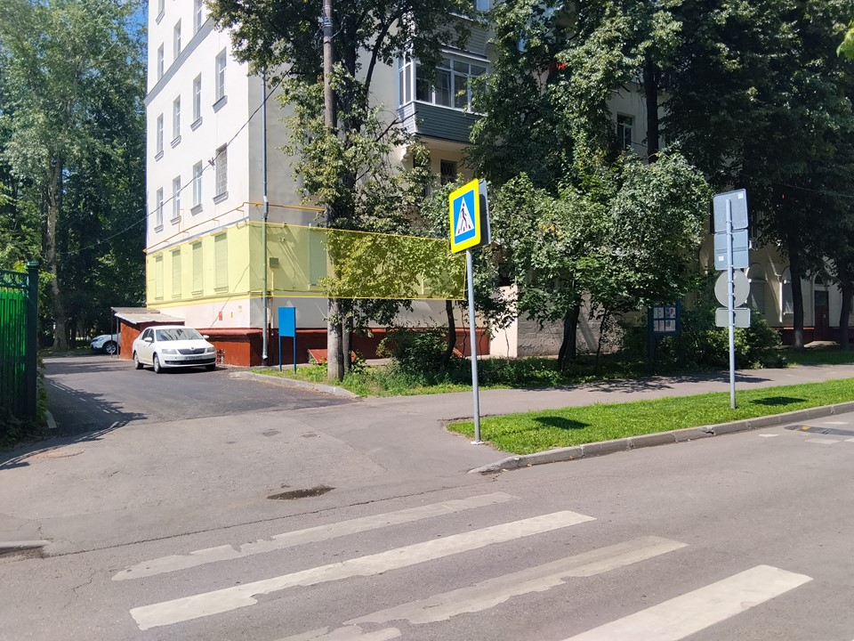 ГП16999908.Нежилое помещение.Фасад здания с выделенными окнами реализуемого объекта_2.jpg