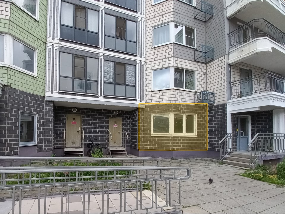 ГП16998389.Нежилое помещение.Фасад здания с выделенными окнами реализуемого объекта_5.jpg