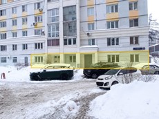 ГП16884069.Нежилое помещение.Фасад здания с выделенными окнами реализуемого объекта.jpg
