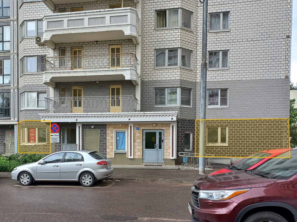 ГП16999903.Нежилое помещение.Фасад здания с выделенными окнами реализуемого объекта_4.jpg