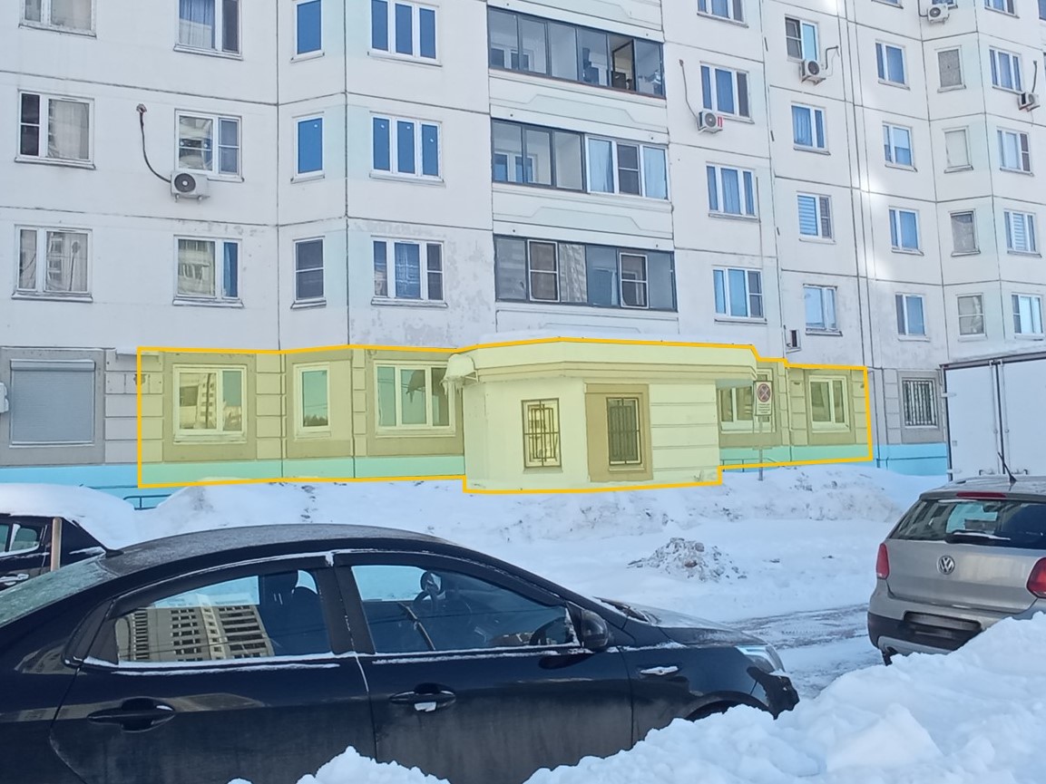 ГП16986246.Нежилое помещение.Фасад здания с выделенными окнами реализуемого объекта.jpg