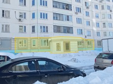 ГП16986246.Нежилое помещение.Фасад здания с выделенными окнами реализуемого объекта.jpg