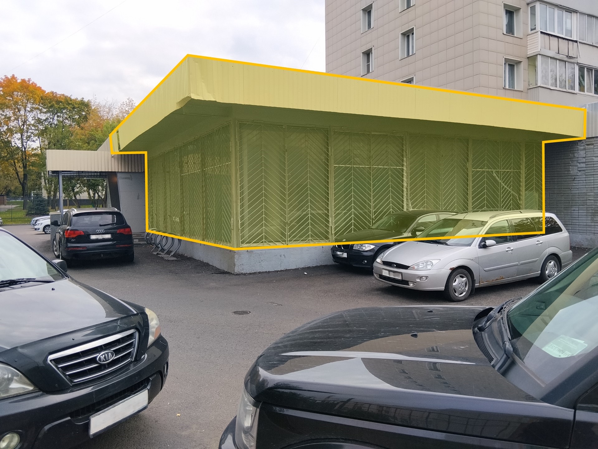 ГП17006861.Нежилое помещение.Фасад здания с выделенными окнами реализуемого объекта.jpg