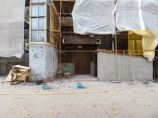 ГП17006860.Нежилое помещение.Фасад здания с выделенными окнами реализуемого объекта.jpg