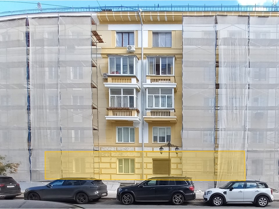 ГП17006860.Нежилое помещение.Фасад здания с выделенными окнами реализуемого объекта_3.jpg