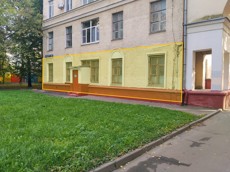 ГП17006683.Нежилое помещение.Фасад здания с выделенными окнами реализуемого объекта_2.jpg
