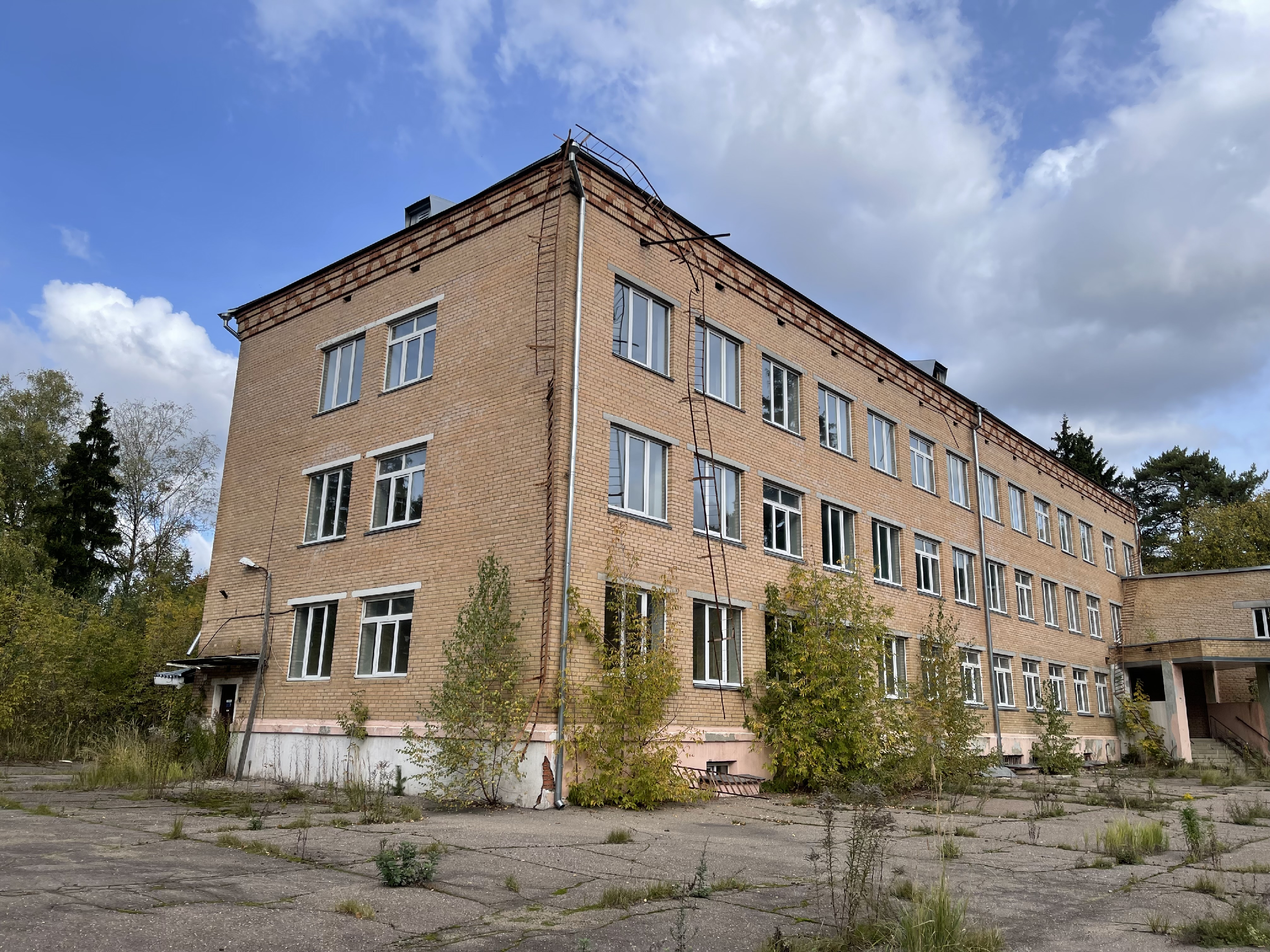 ГП17007781.Здание+земельный участок.Общий фасад здания_10.jpg