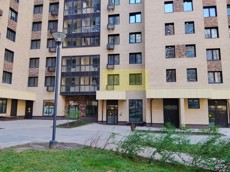 ГП17001245.Квартира.Фасад здания с выделенными окнами реализуемого объекта.jpg