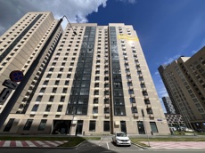 ГП17007904.Квартира.Фасад здания с выделенными окнами реализуемого объекта_2.jpg