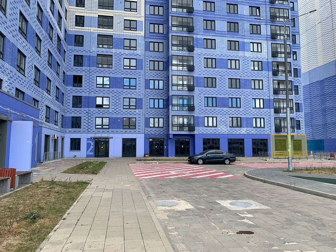ГП16975634.Нежилое помещение.Фасад здания с выделенными окнами реализуемого объекта_4.jpg
