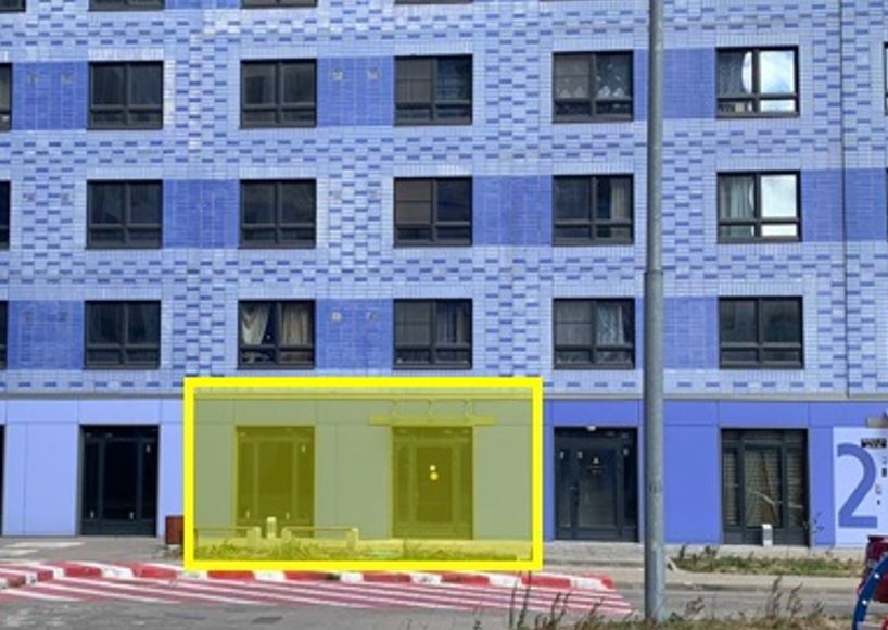 ГП16975746.Нежилое помещение.Фасад здания с выделенными окнами реализуемого объекта_2.jpg