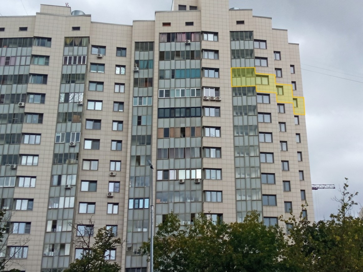 ГП16965664.Квартира.Фасад здания с выделенными окнами реализуемого объекта_2.jpg