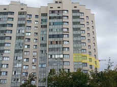 ГП16965661.Квартира.Фасад здания с выделенными окнами реализуемого объекта_2.jpg
