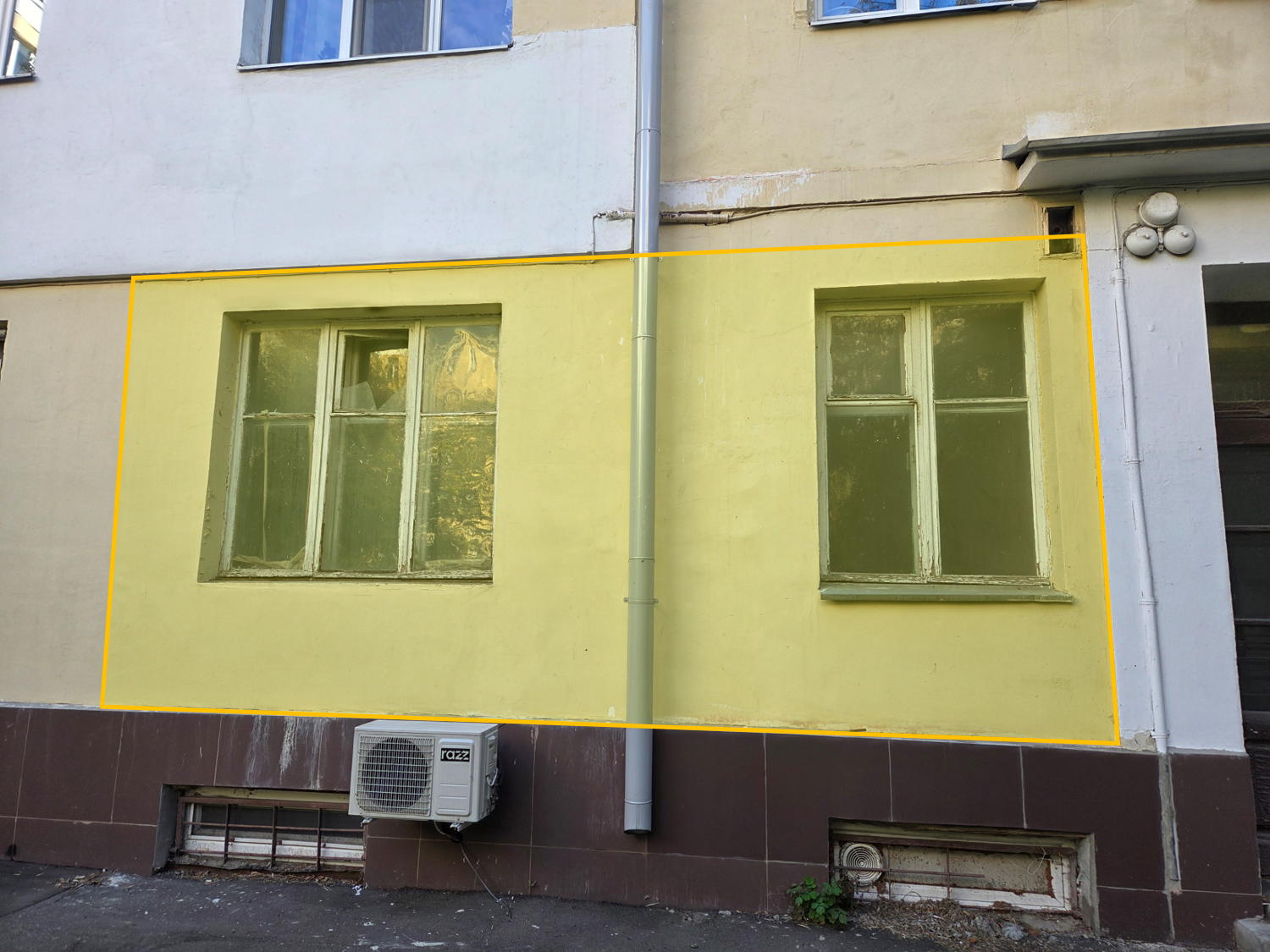 ГП17006478.Квартира.Фасад здания с выделенными окнами реализуемого объекта_2.png