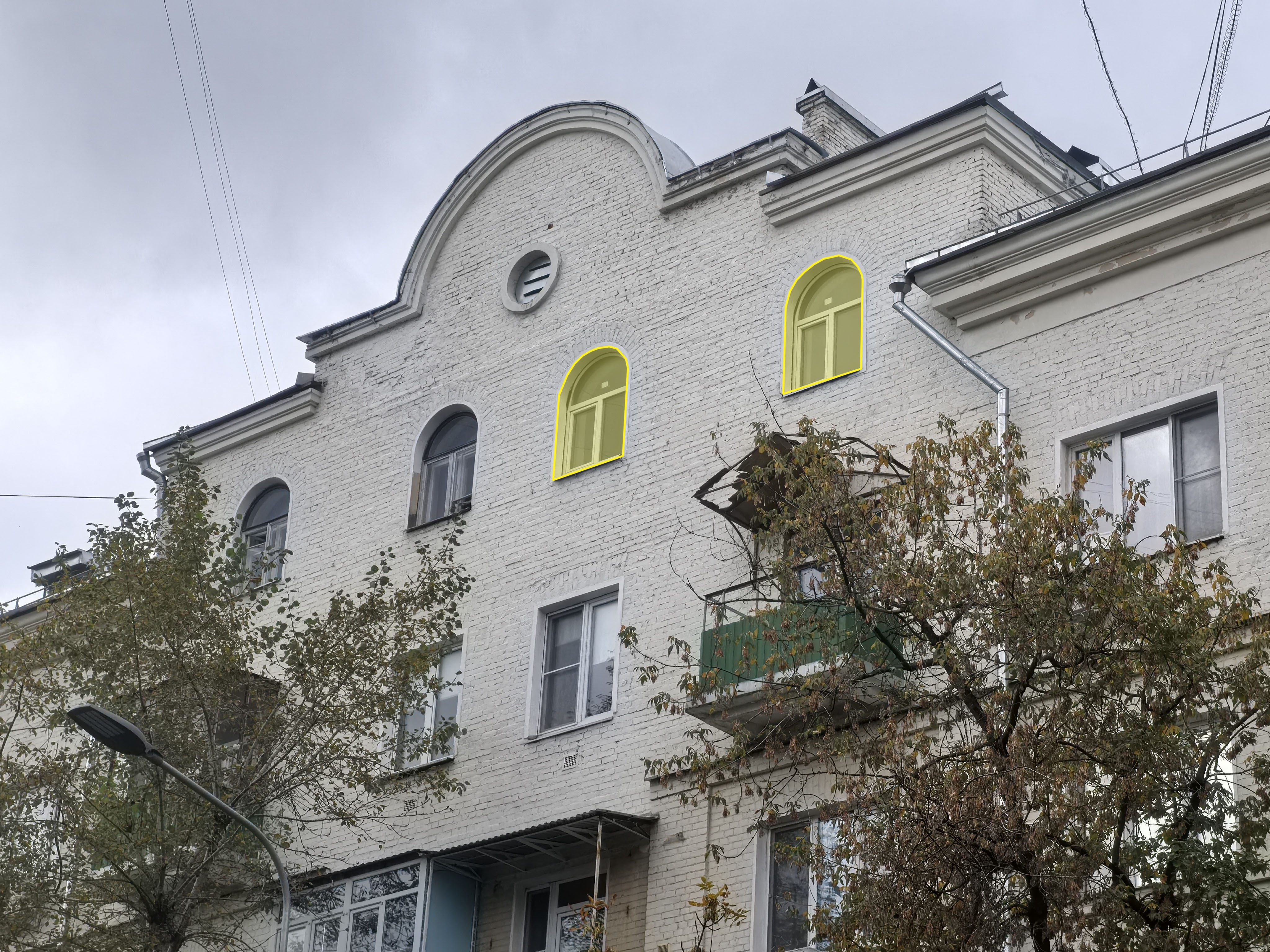 ГП17007177.Квартира.Фасад здания с выделенными окнами реализуемого объекта.jpg