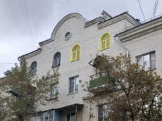 ГП17007177.Квартира.Фасад здания с выделенными окнами реализуемого объекта.jpg